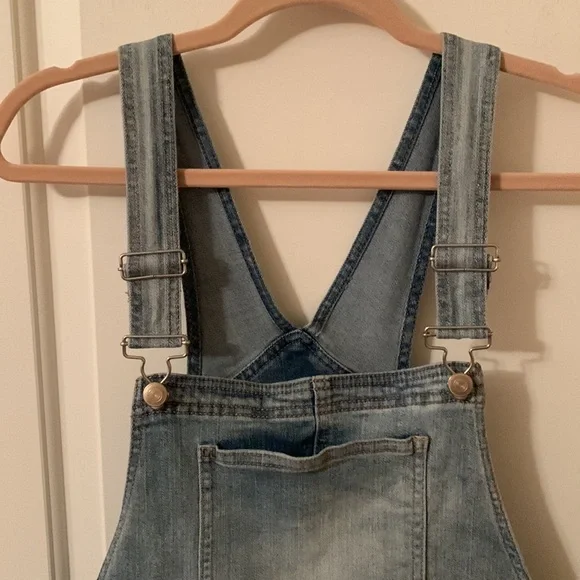 No Boundaries adorable denim distressed w/lace trim overall shorts XL(15-17) - Picture 4 of 12